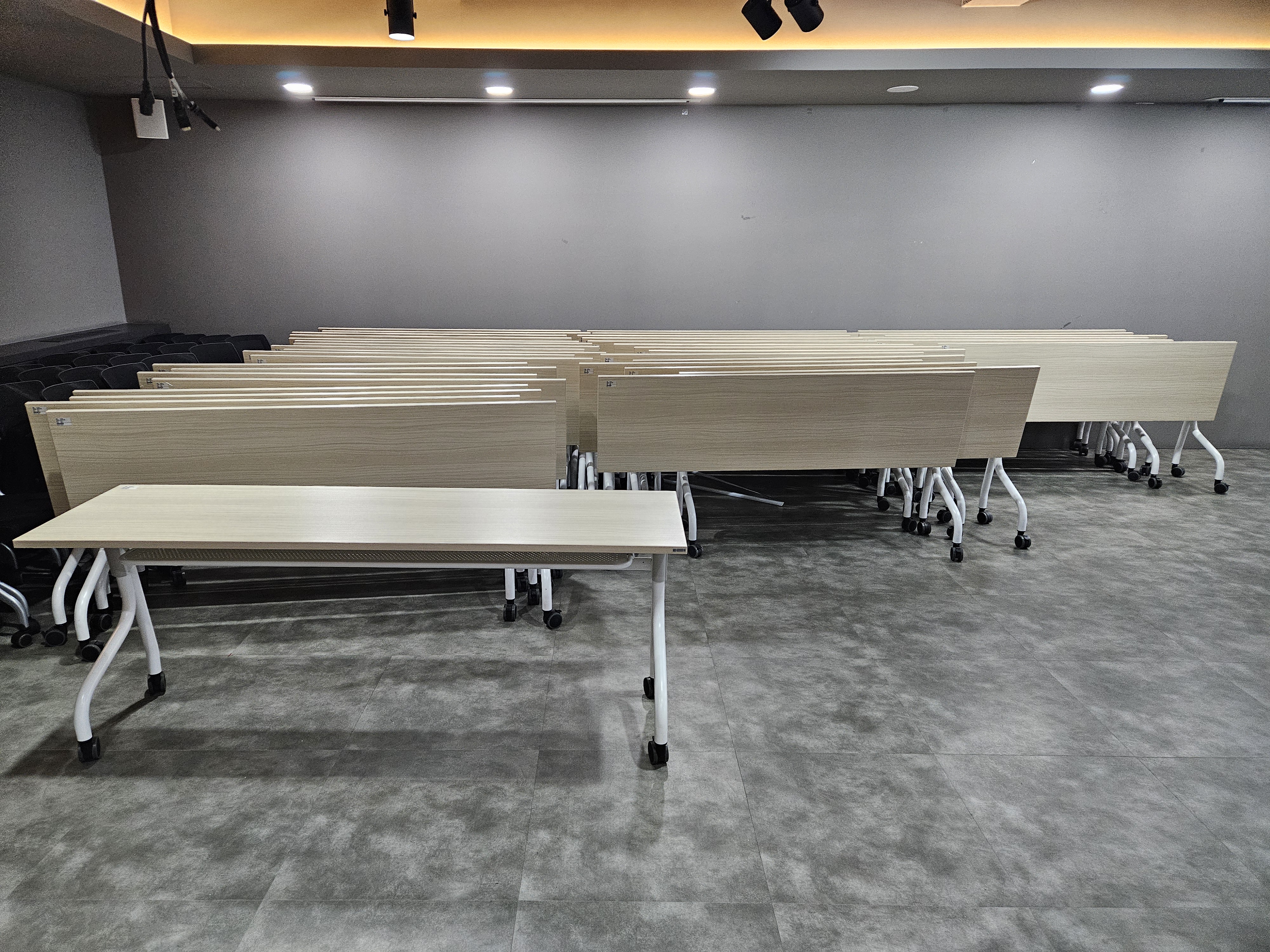 한샘_수강용테이블 (50개)