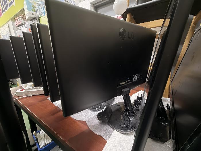 LG 24인치 모니터 (16EA)